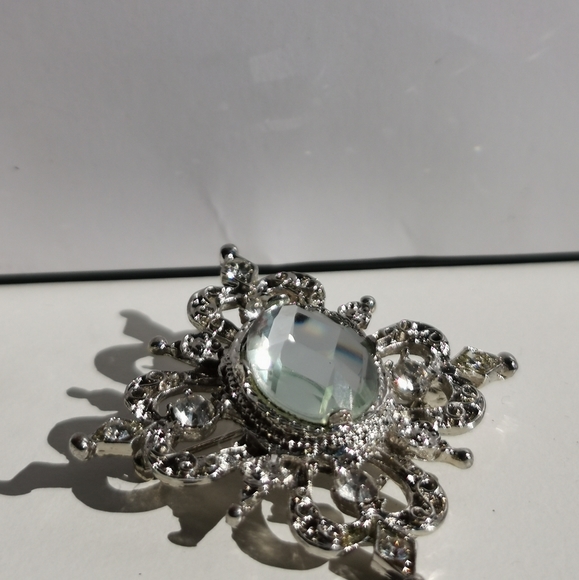 Diamonte Brooch - Picture 3 of 4